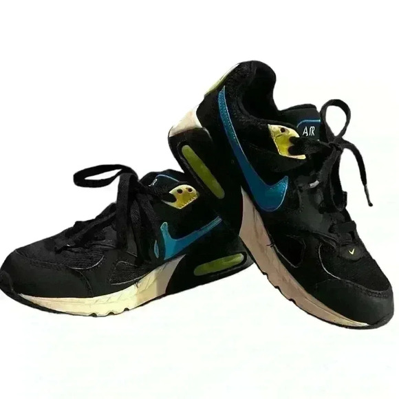 Nike Air Max  Size 4Y. Pre Owned in very good condition - Picture 4 of 8